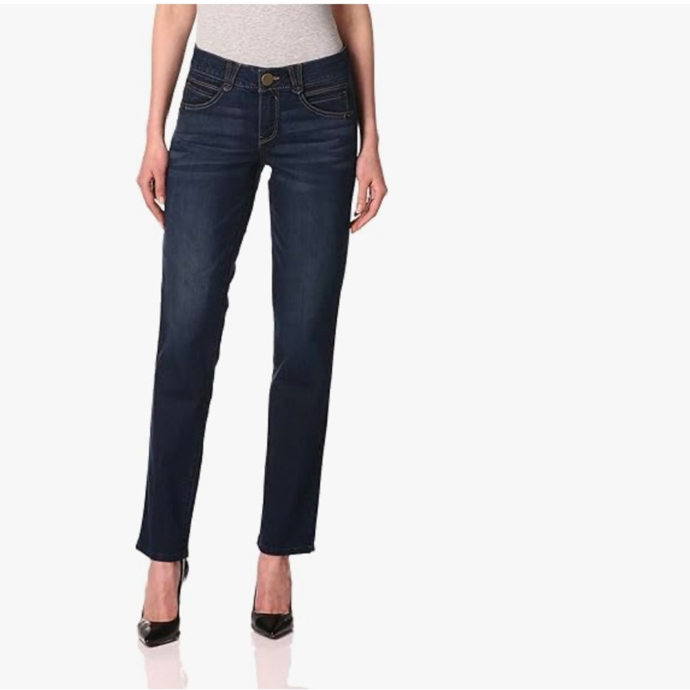 Democracy Women's Ab Solution Straight Leg Jean Size 12 Short